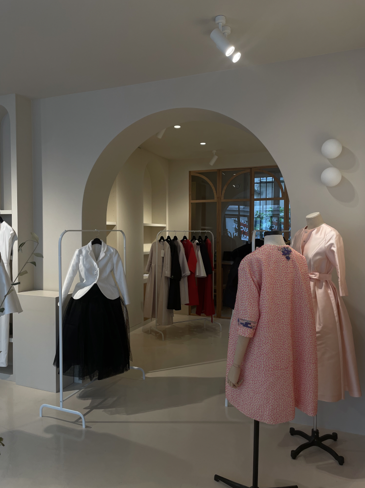 パリでKEISUZUKIが挑んだ「セミクチュール」の新たな追求 (Copy